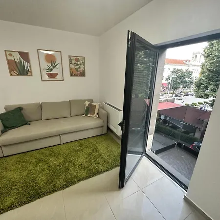 Green Central Apartment *