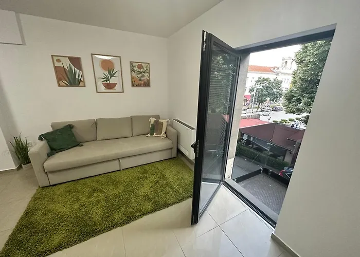 Green Central Apartment *